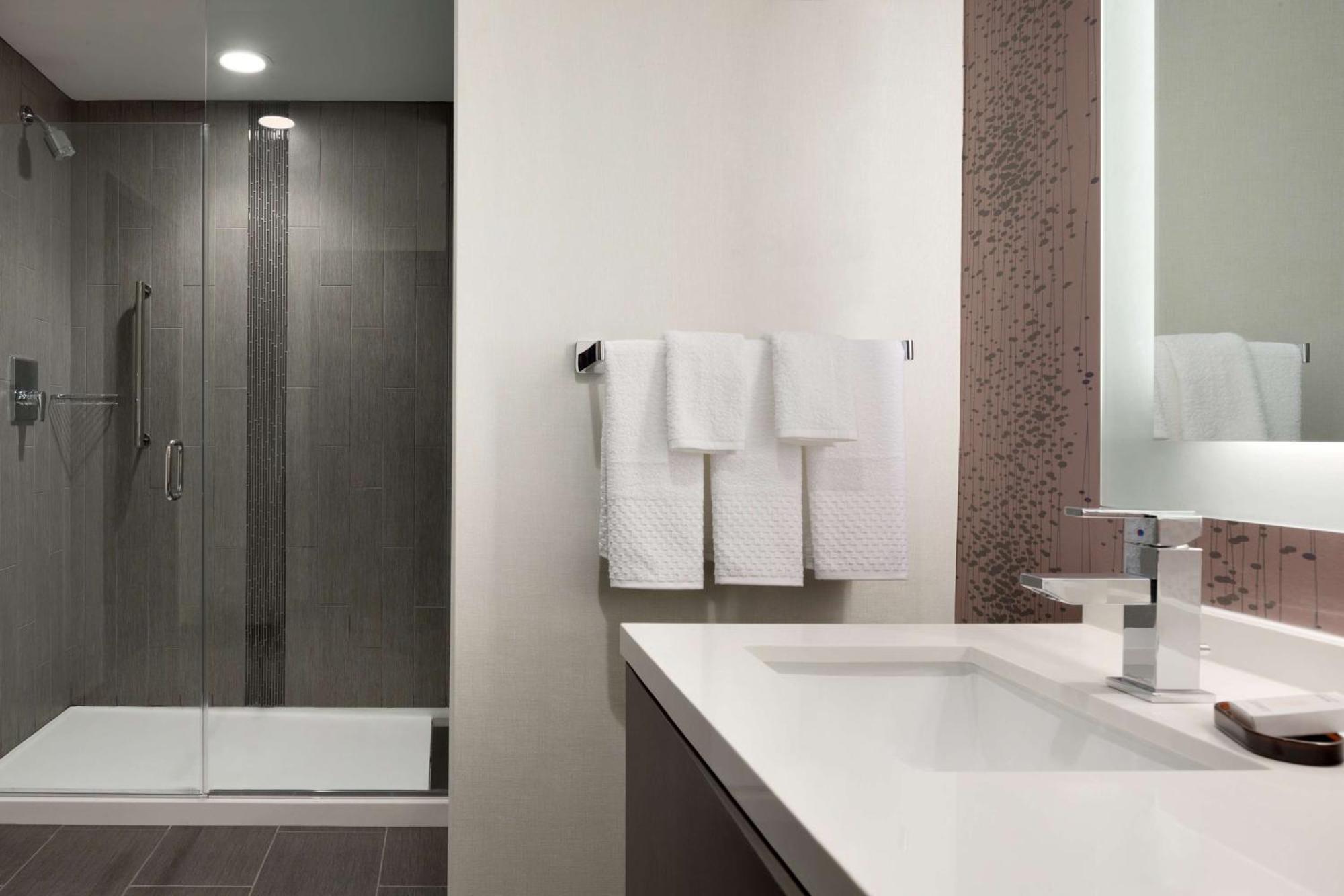 Embassy Suites By Hilton Charlotte Uptown Zewnętrze zdjęcie